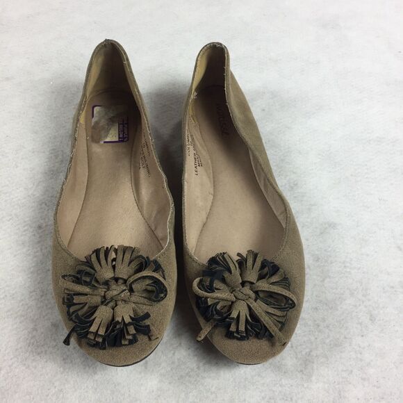 Matisse Columbus Leather Pom Pom Toe Ballet Flats Size 10 Tan Tasseled Slip On - Picture 2 of 8